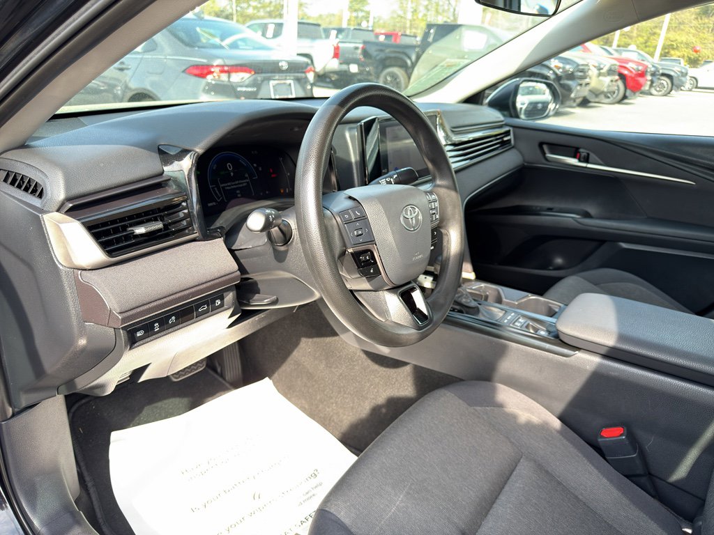 Used 2025 Toyota Camry LE image 19