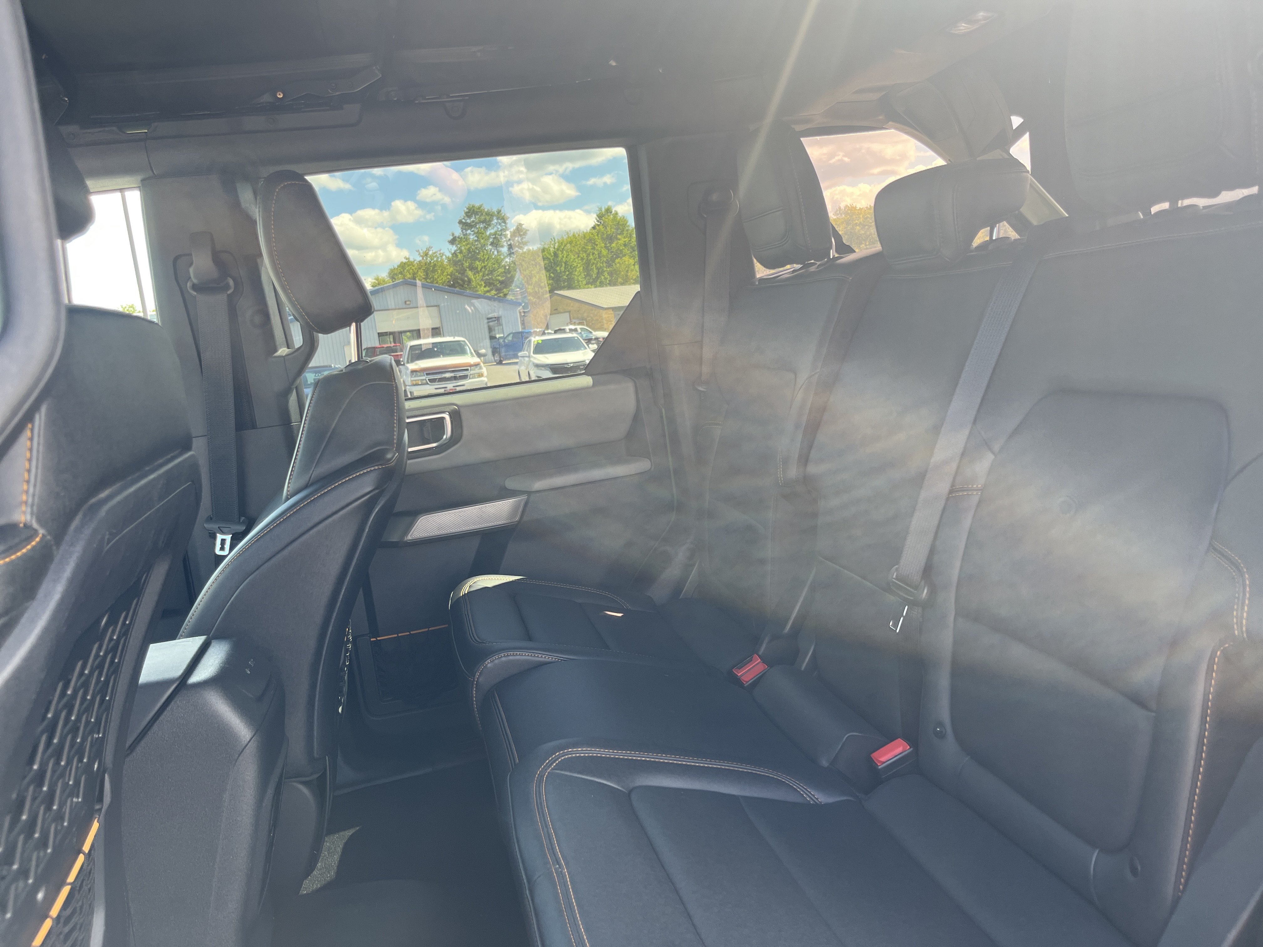 Used 2023 Ford Bronco Badlands w/ Sasquatch Package AWD/4WD image 25