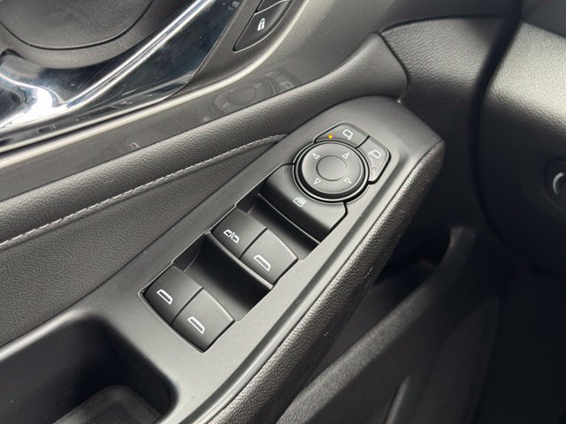 Used 2023 Chevrolet Traverse LT AWD/4WD image 37