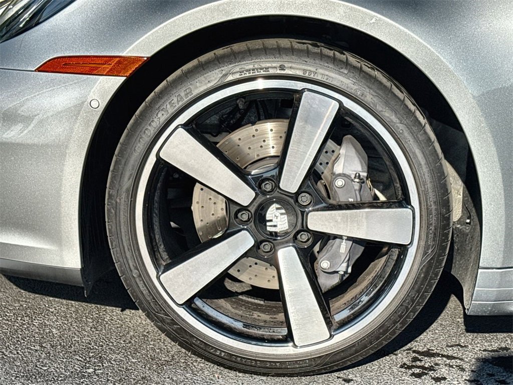 Used 2025 Porsche 911 Carrera image 10