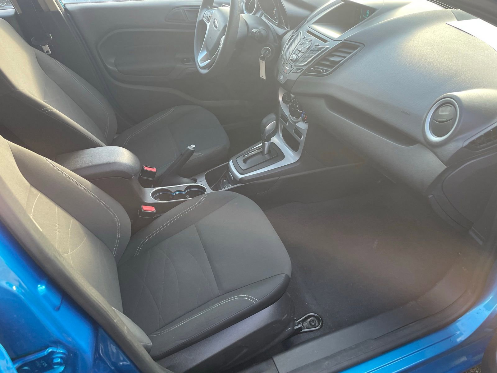 Used 2017 Ford Fiesta SE image 23