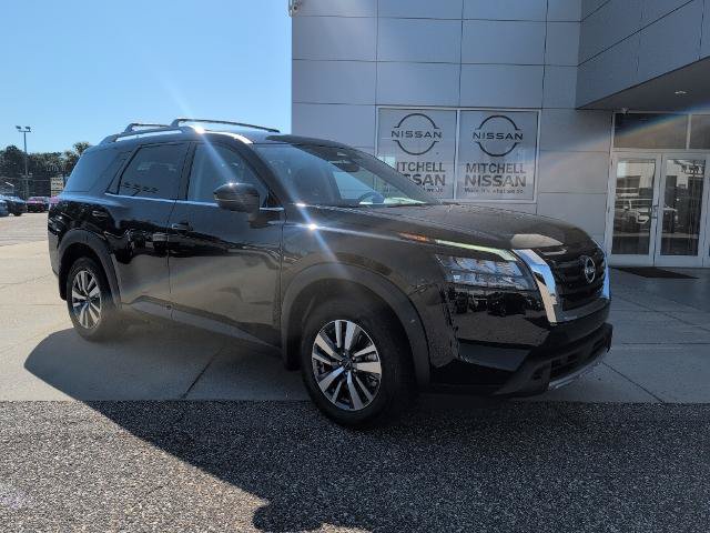 Certified 2025 Nissan Pathfinder SL FWD image 1