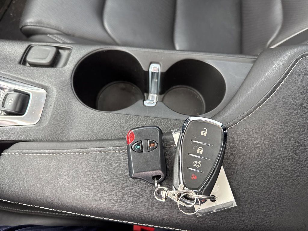 Used 2018 Chevrolet Camaro SS image 25