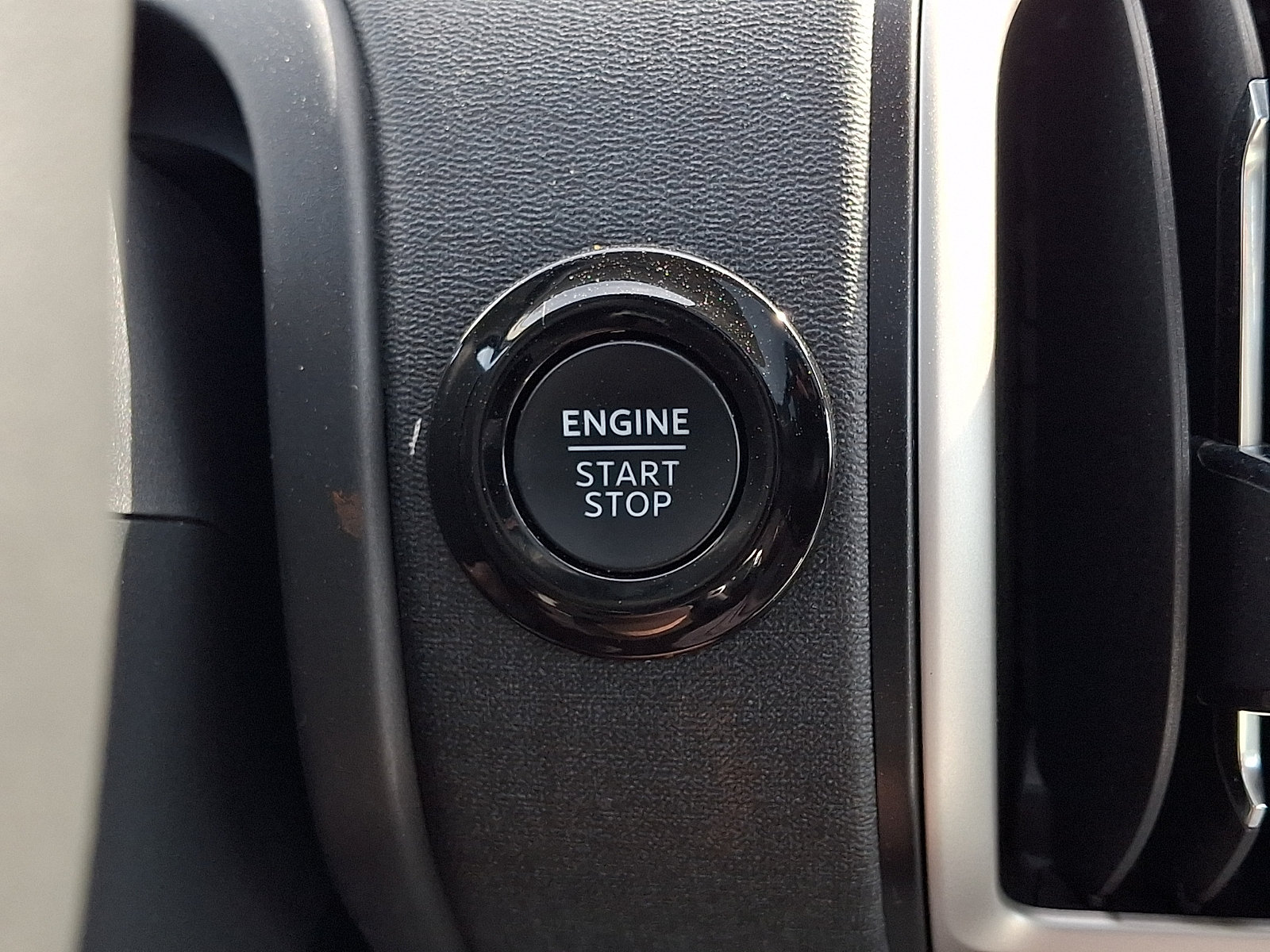 Certified 2025 Ford Expedition Active AWD/4WD image 27
