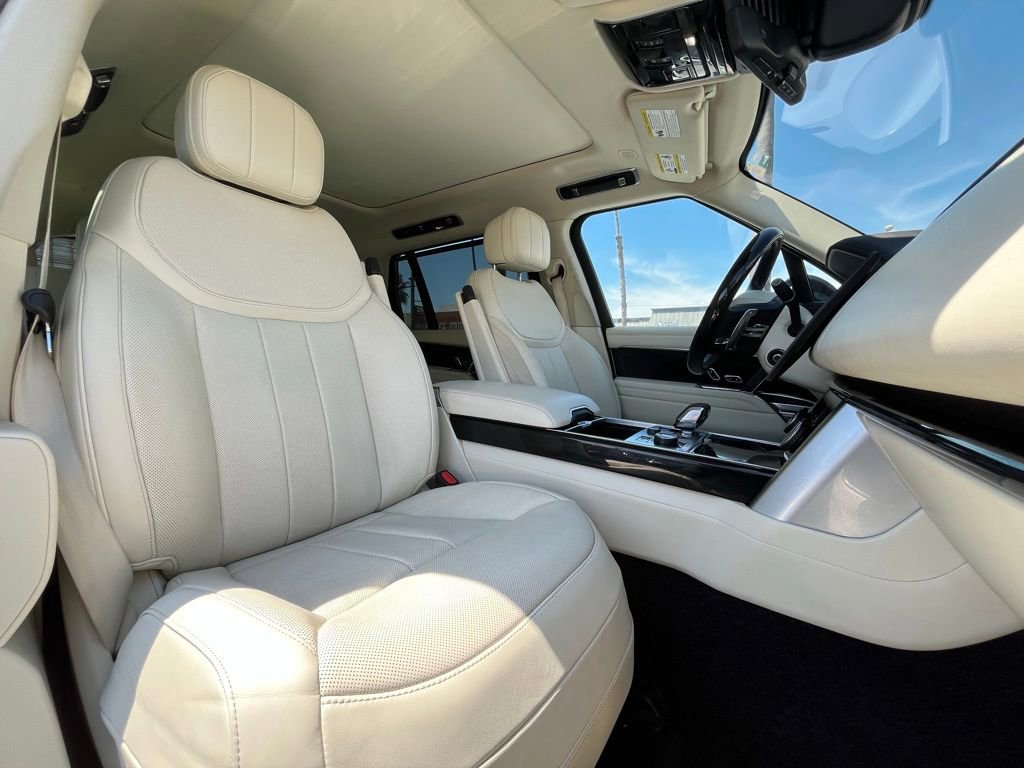 Used 2023 Land Rover Range Rover Long Wheelbase SE image 15