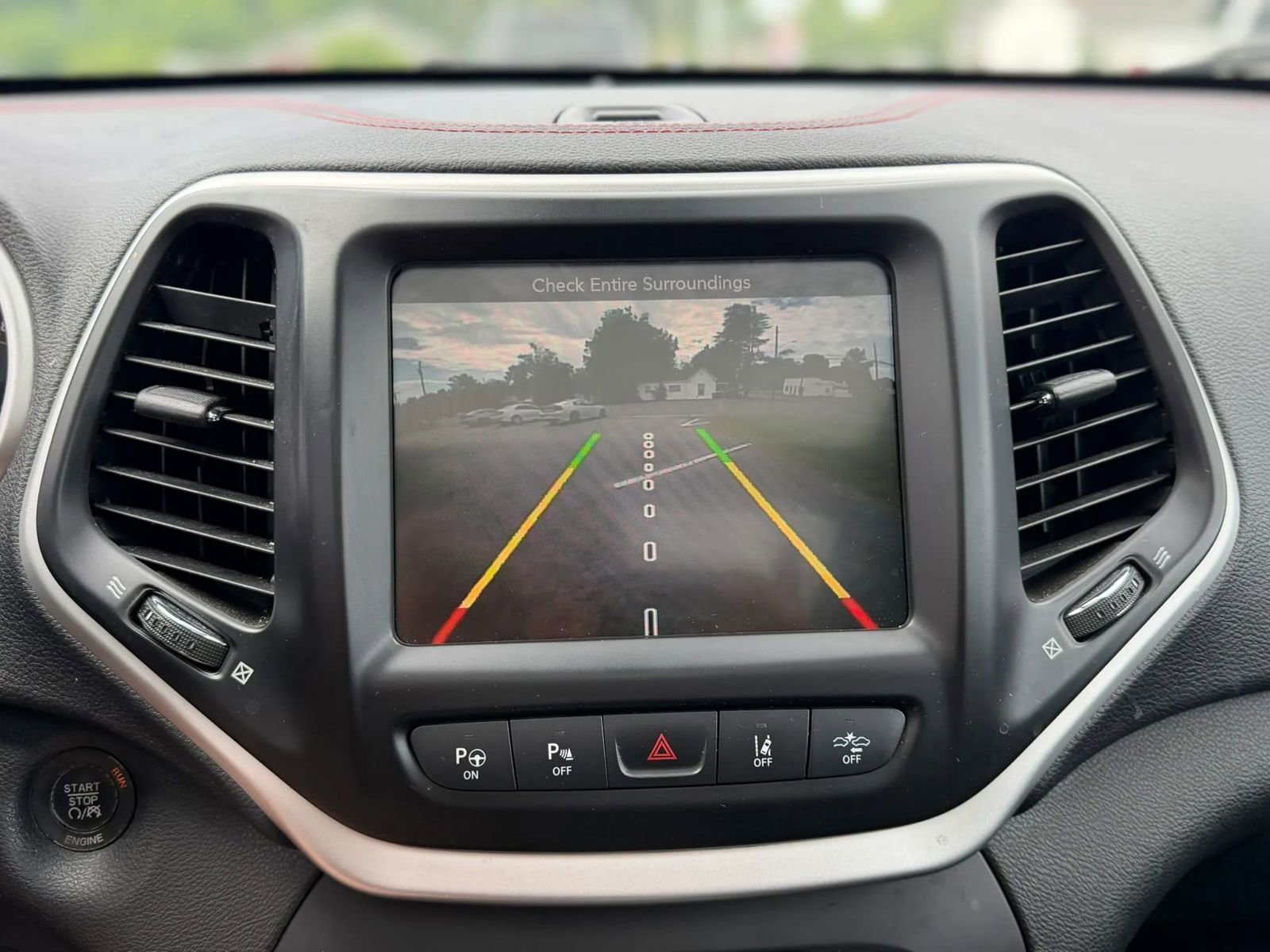 Used 2014 Jeep Cherokee Trailhawk w/ Technology Group AWD/4WD image 18