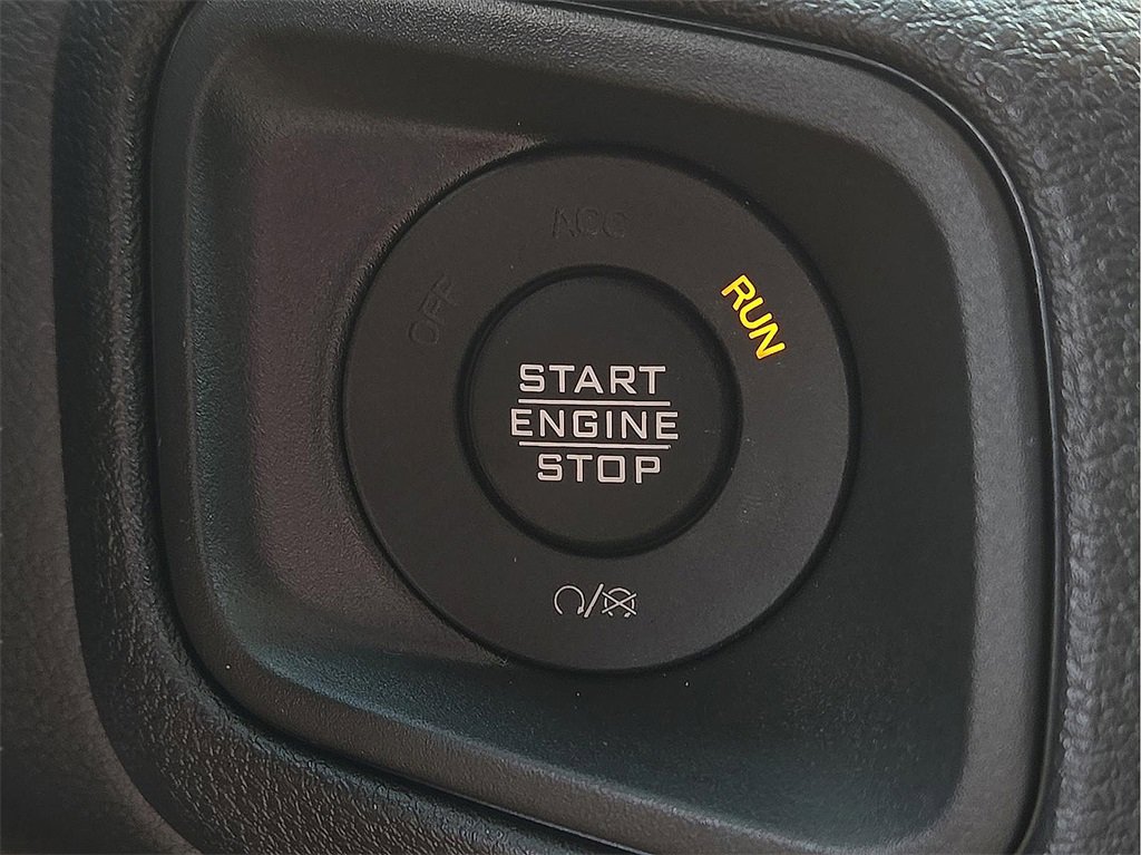 Used 2025 Jeep Wrangler Sport image 16