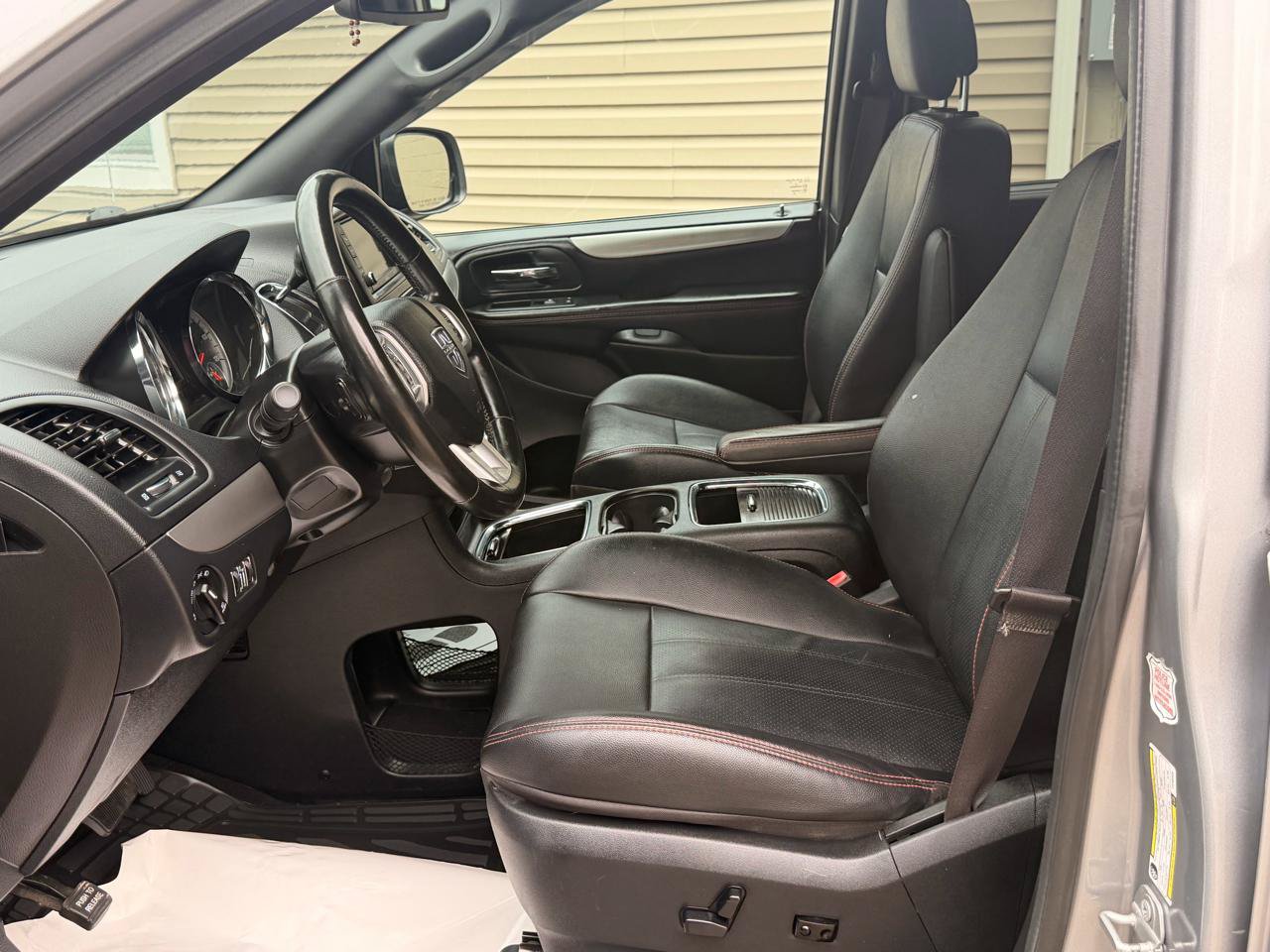Used 2020 Dodge Grand Caravan GT FWD image 19