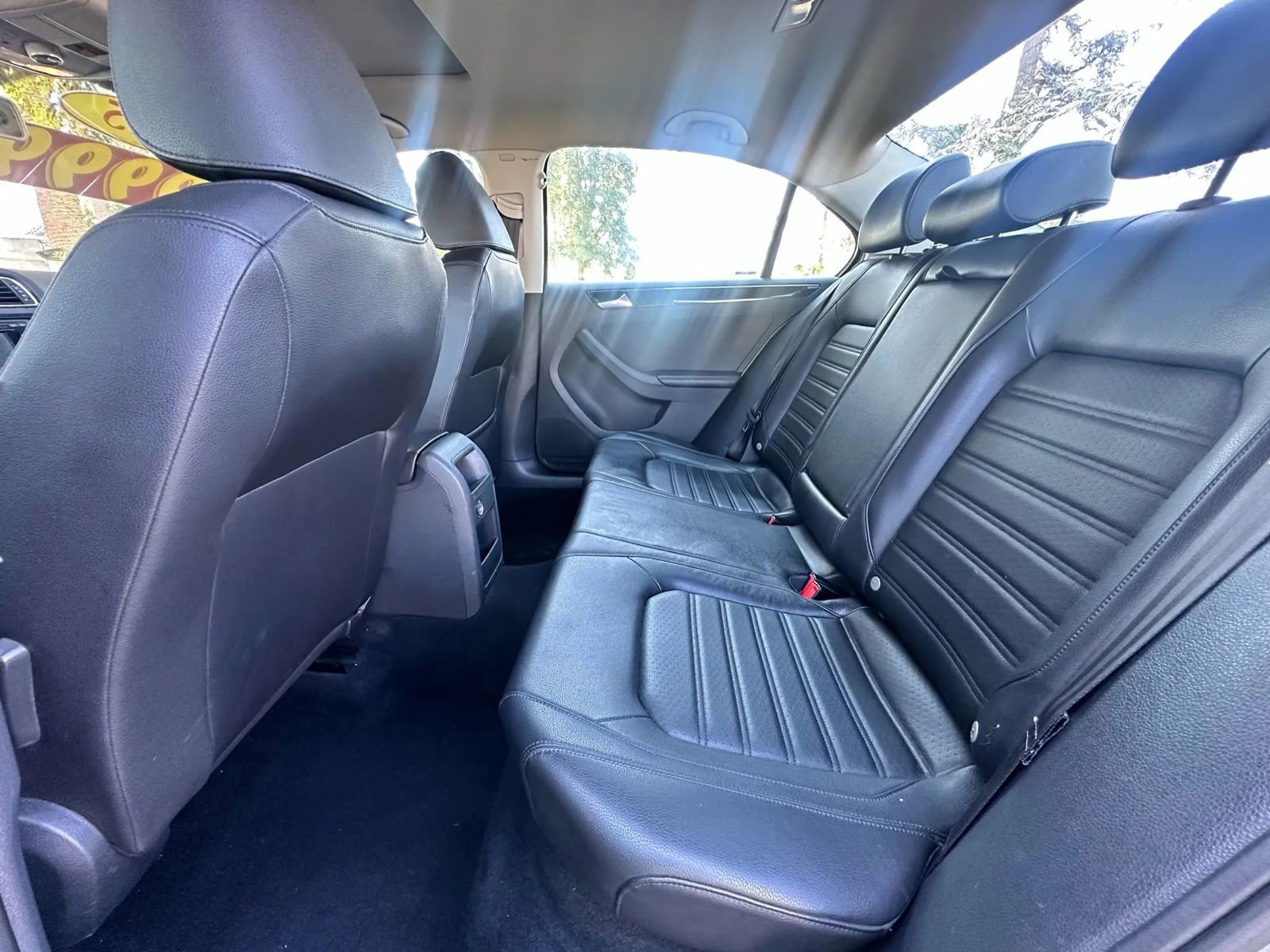 Used 2015 Volkswagen Jetta SEL FWD image 7