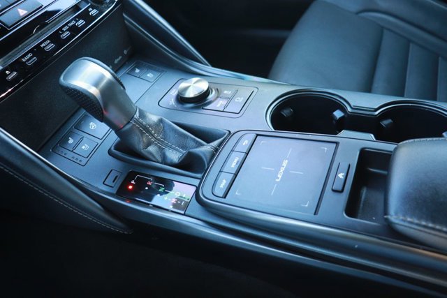 Used 2022 Lexus IS 350 F Sport image 19