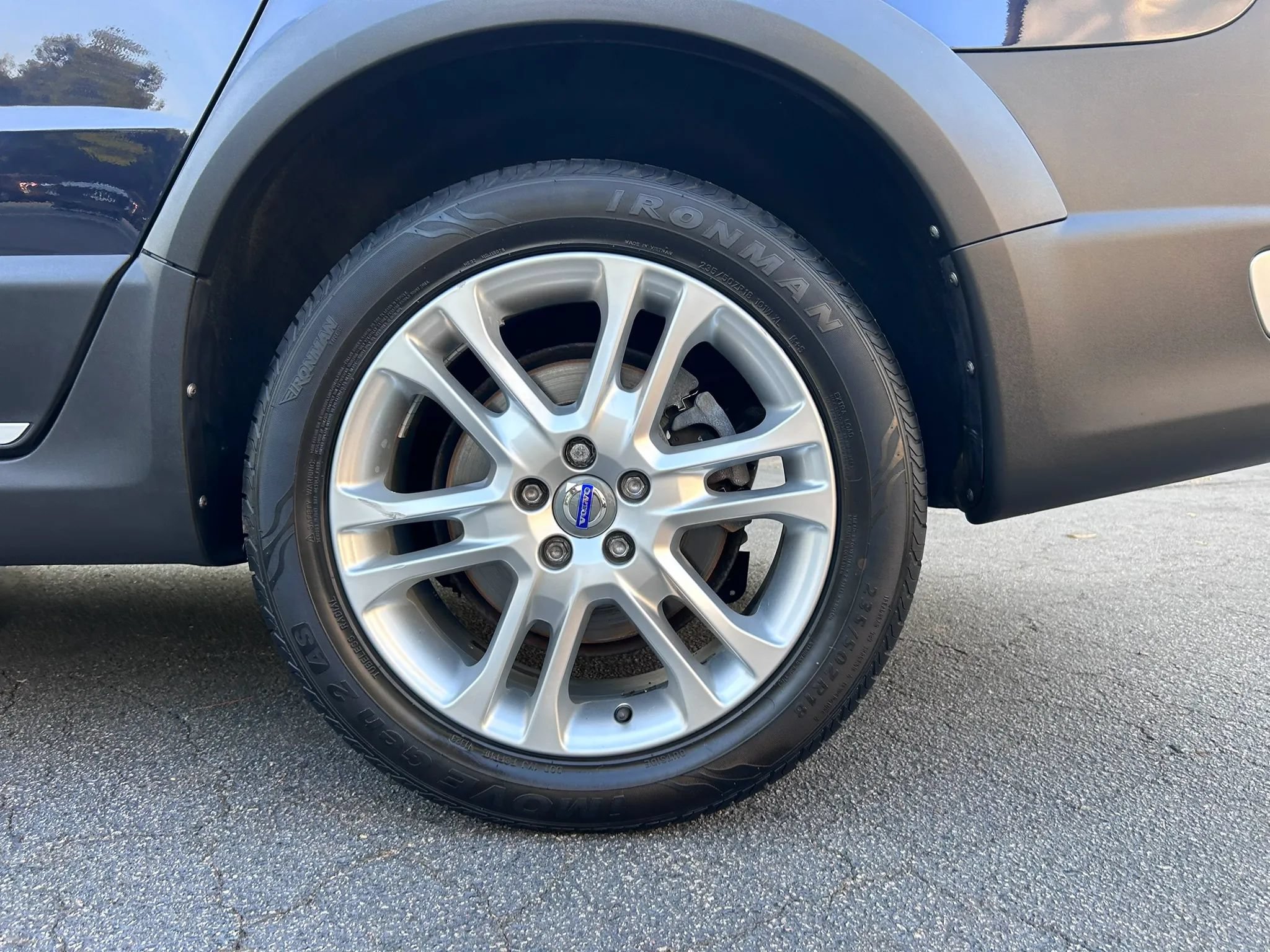 Used 2016 Volvo XC70 T5 Premier w/ Proximity Package AWD/4WD image 12