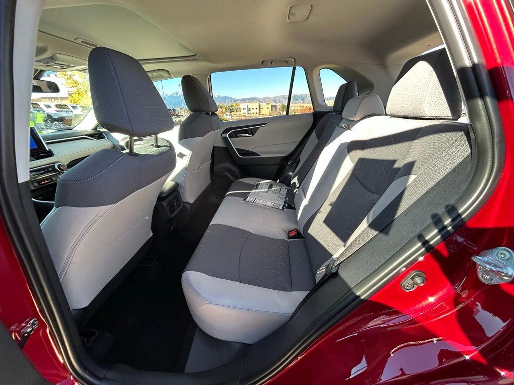 Used 2025 Toyota RAV4 XLE image 21