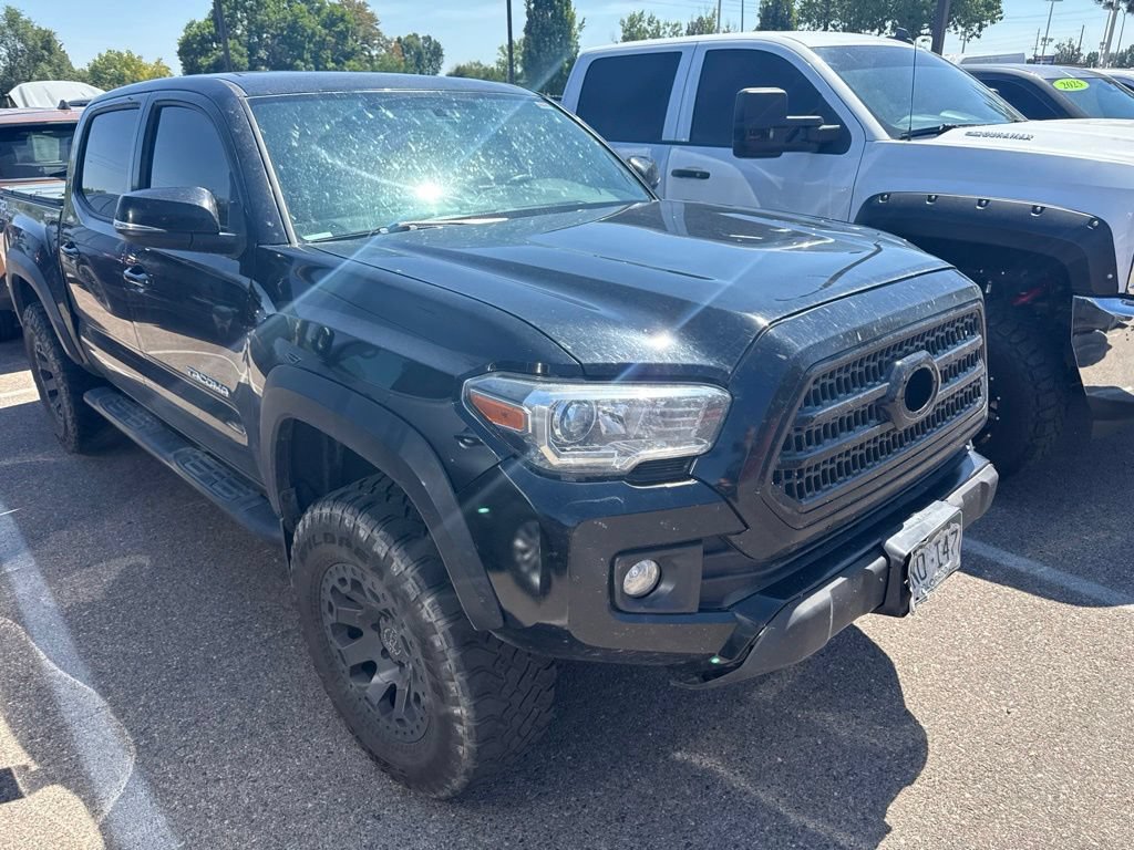 Used 2017 Toyota Tacoma TRD Off-Road AWD/4WD image 2