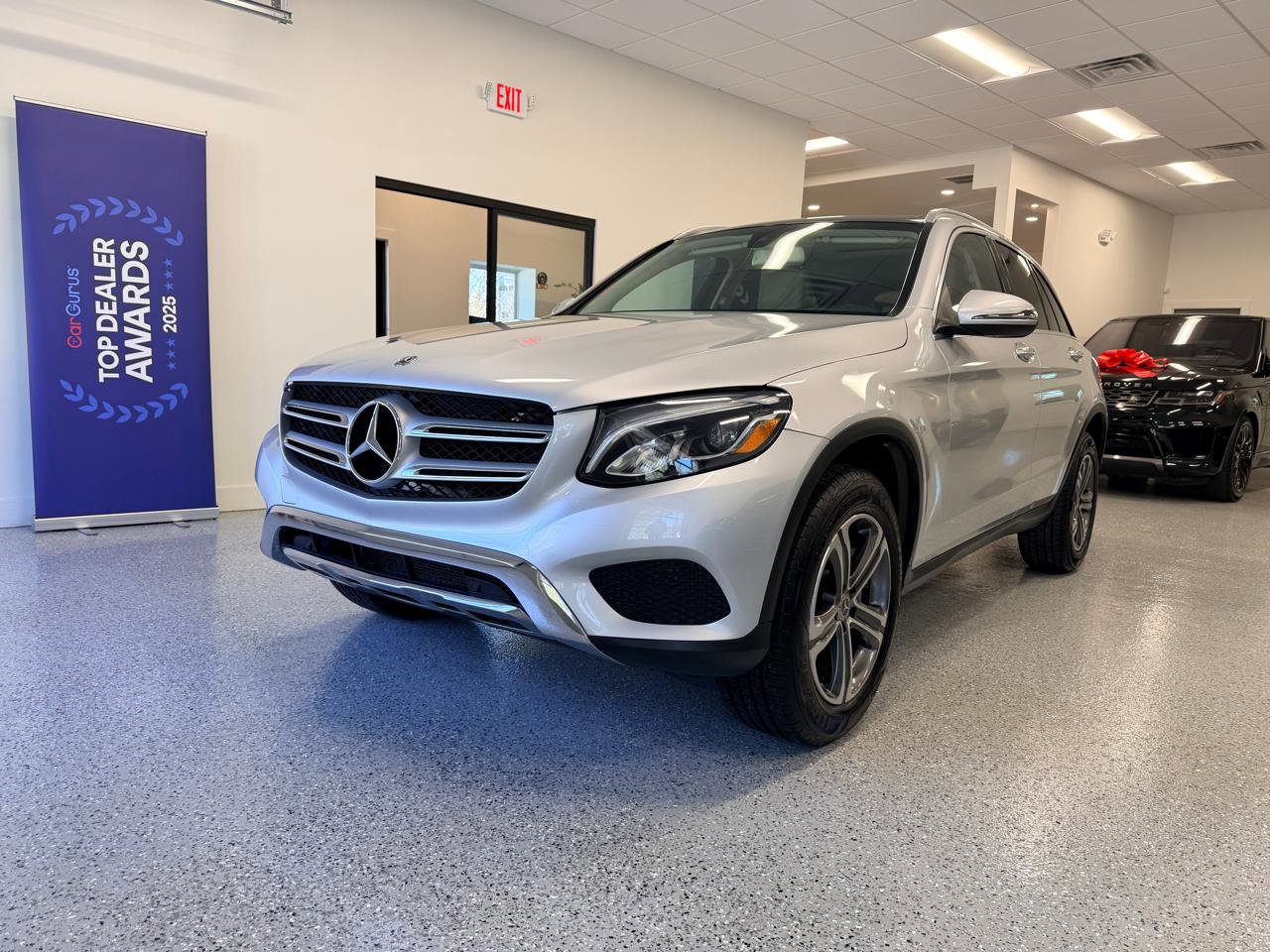 Used 2019 Mercedes-Benz GLC 300 4MATIC image 3