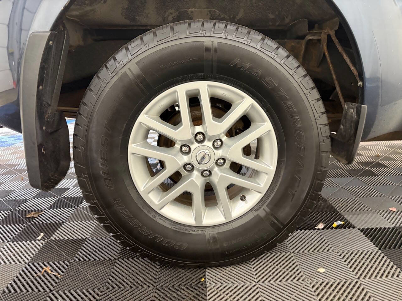 Used 2014 Nissan Frontier SV AWD/4WD image 23