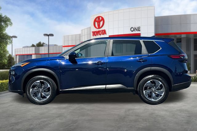 Used 2024 Nissan Rogue SV FWD image 8