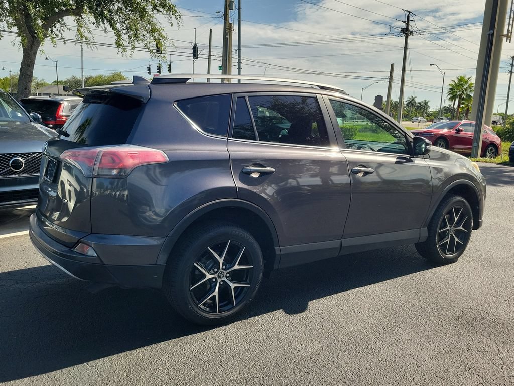 Used 2017 Toyota RAV4 SE FWD video 2