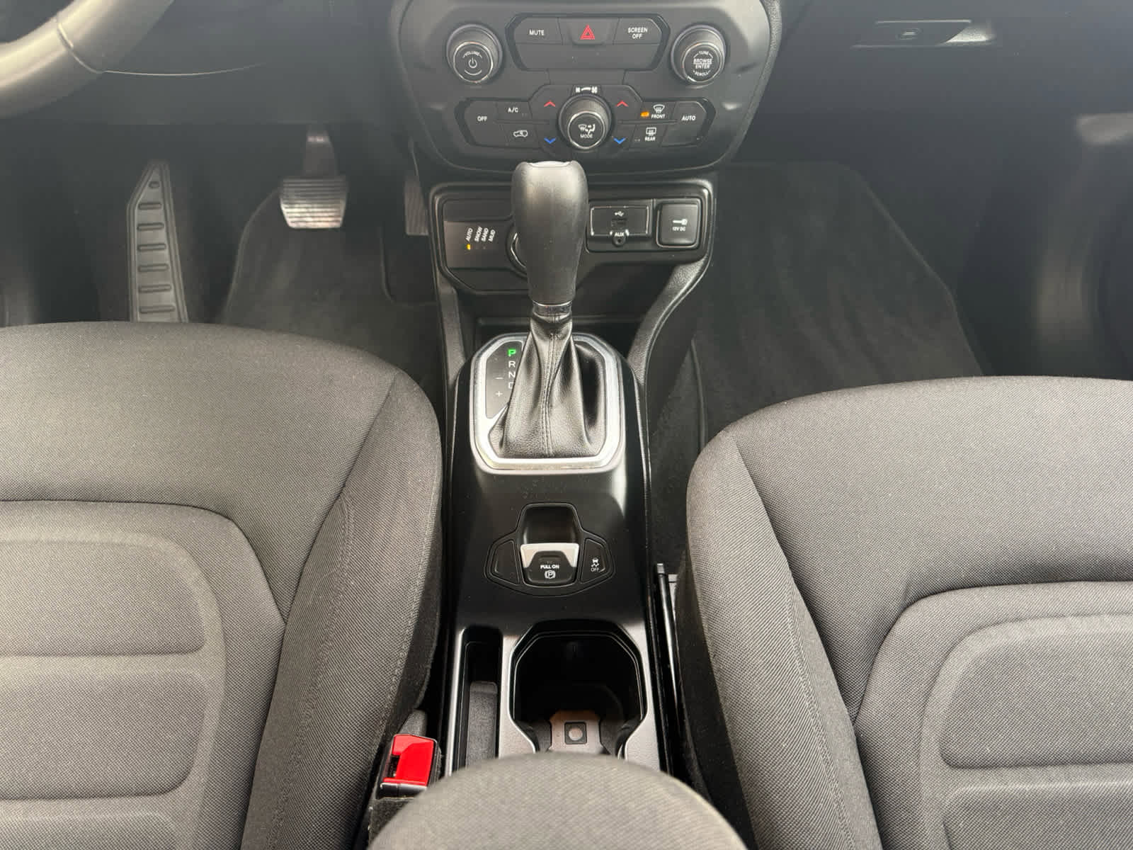 Used 2020 Jeep Renegade Latitude image 10