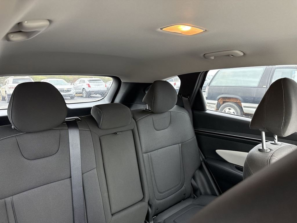 Used 2023 Hyundai Tucson SE image 14