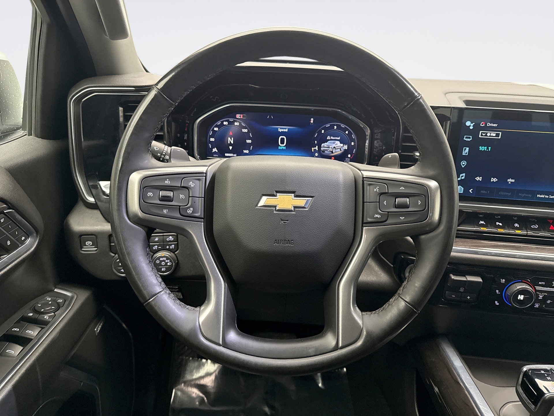 Used 2024 Chevrolet Silverado 1500 LTZ w/ LTZ Convenience Package II image 12