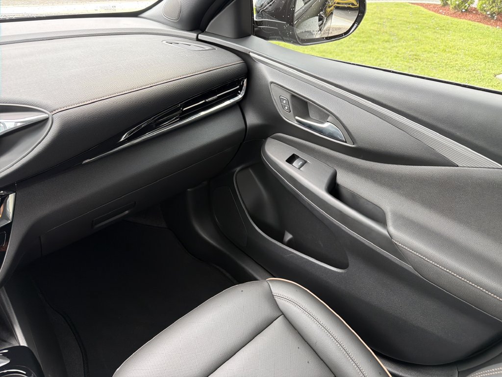 Certified 2025 Buick Envista Avenir FWD image 21
