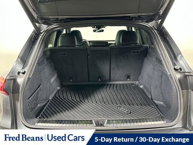 Used 2025 Audi SQ5 Premium Plus w/ Premium Plus Package image 28