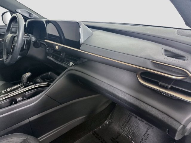 Certified 2026 Toyota Crown Platinum AWD/4WD image 31