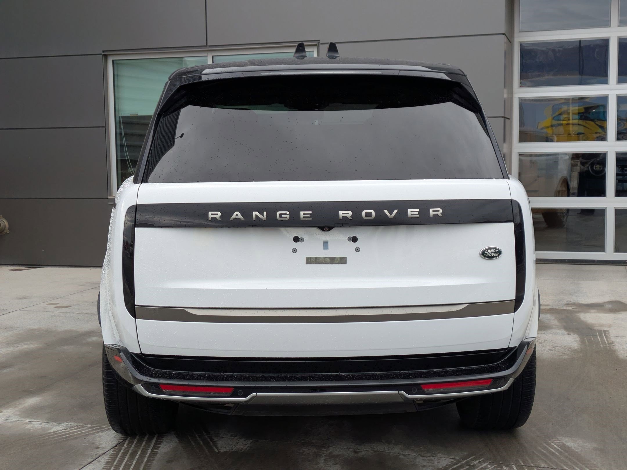 Certified 2023 Land Rover Range Rover SE image 9