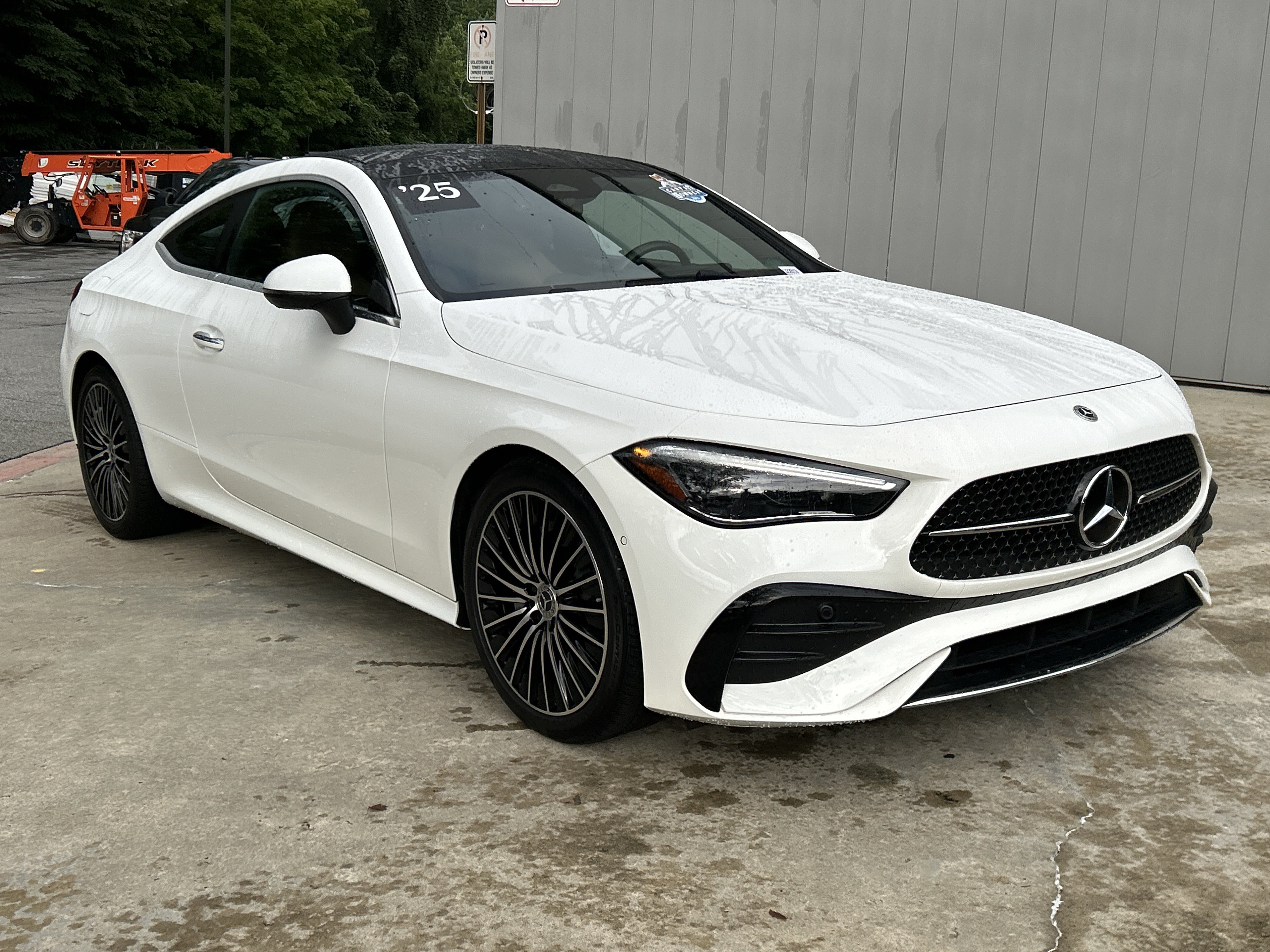 Certified 2025 Mercedes-Benz CLE 300 4MATIC Coupe image 4