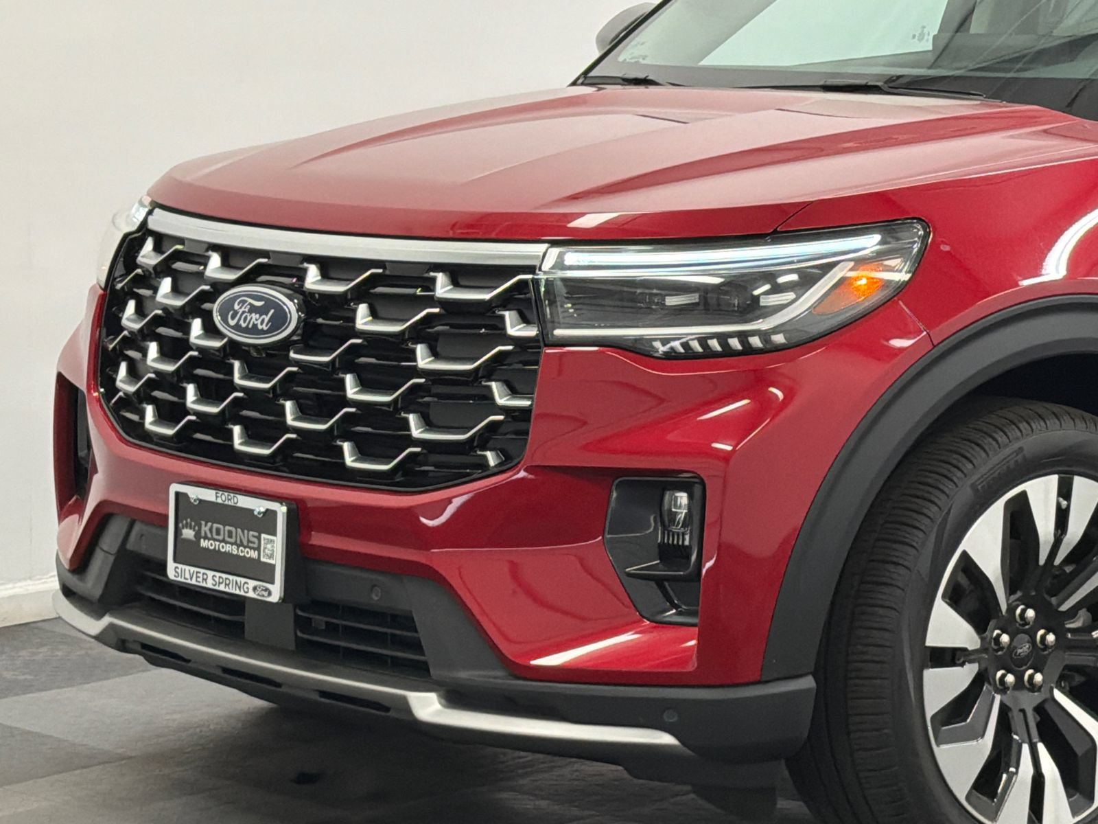 New 2026 Ford Explorer Platinum w/ LUX Leather Package AWD/4WD image 2