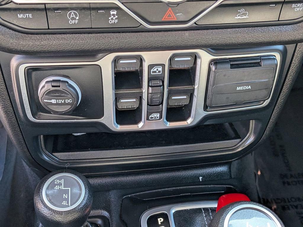 Used 2025 Jeep Wrangler Sport S image 36