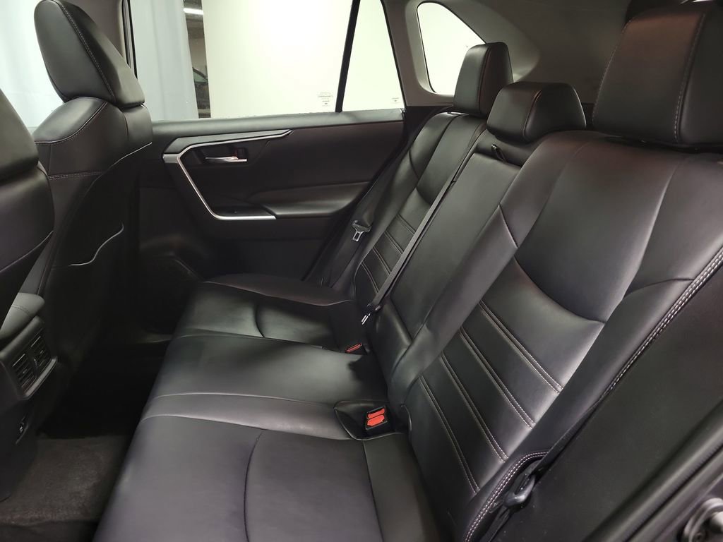 Used 2021 Toyota RAV4 XLE Premium image 21