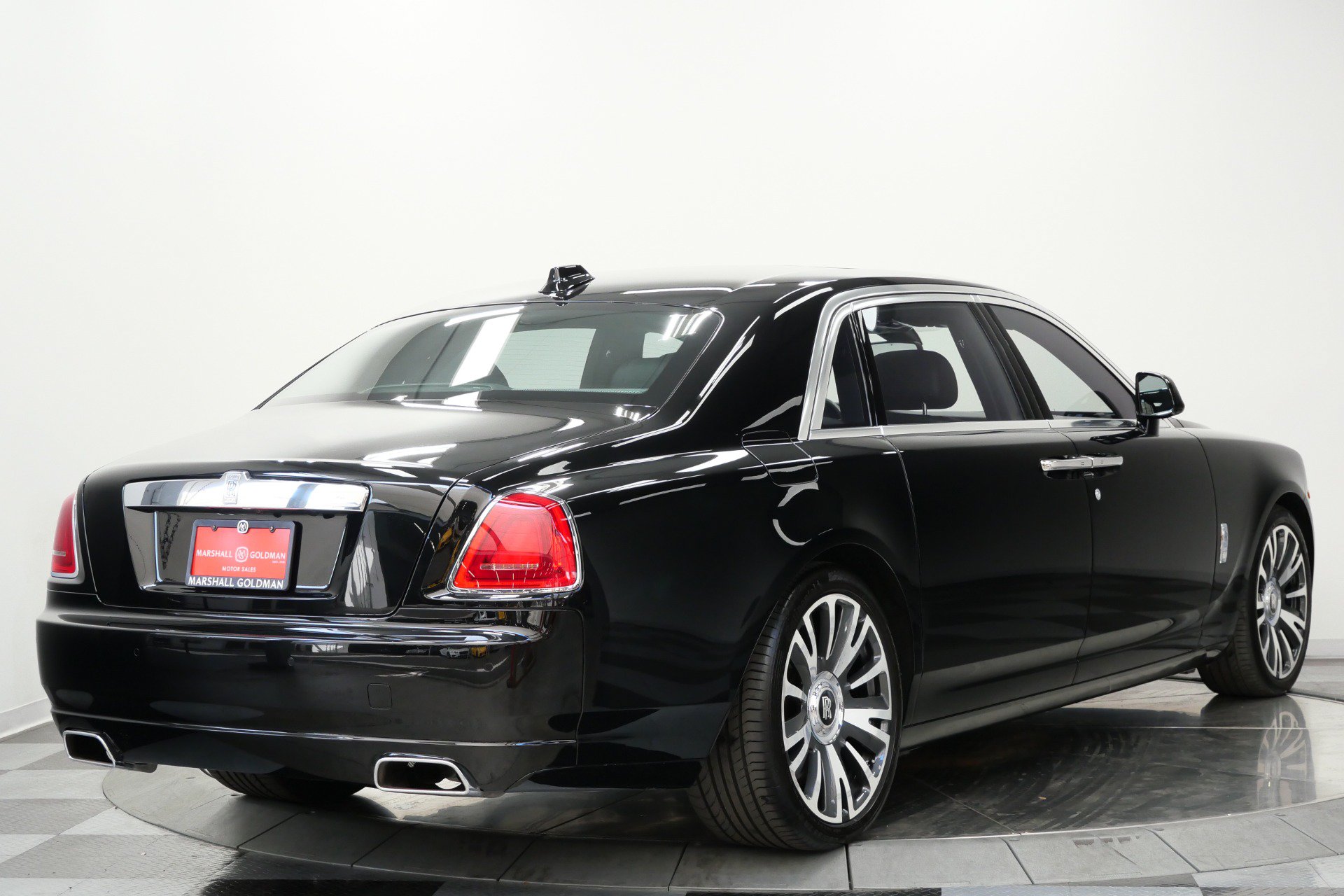 Used 2019 Rolls-Royce Ghost Extended Wheelbase RWD image 9