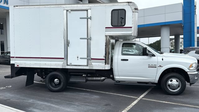 Used 2018 RAM 3500 Tradesman w/ Chrome Appearance Group RWD image 9
