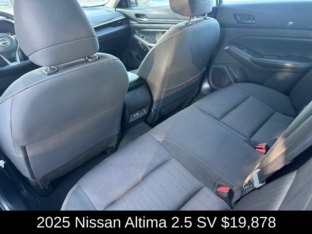 Used 2025 Nissan Altima 2.5 SV FWD image 14