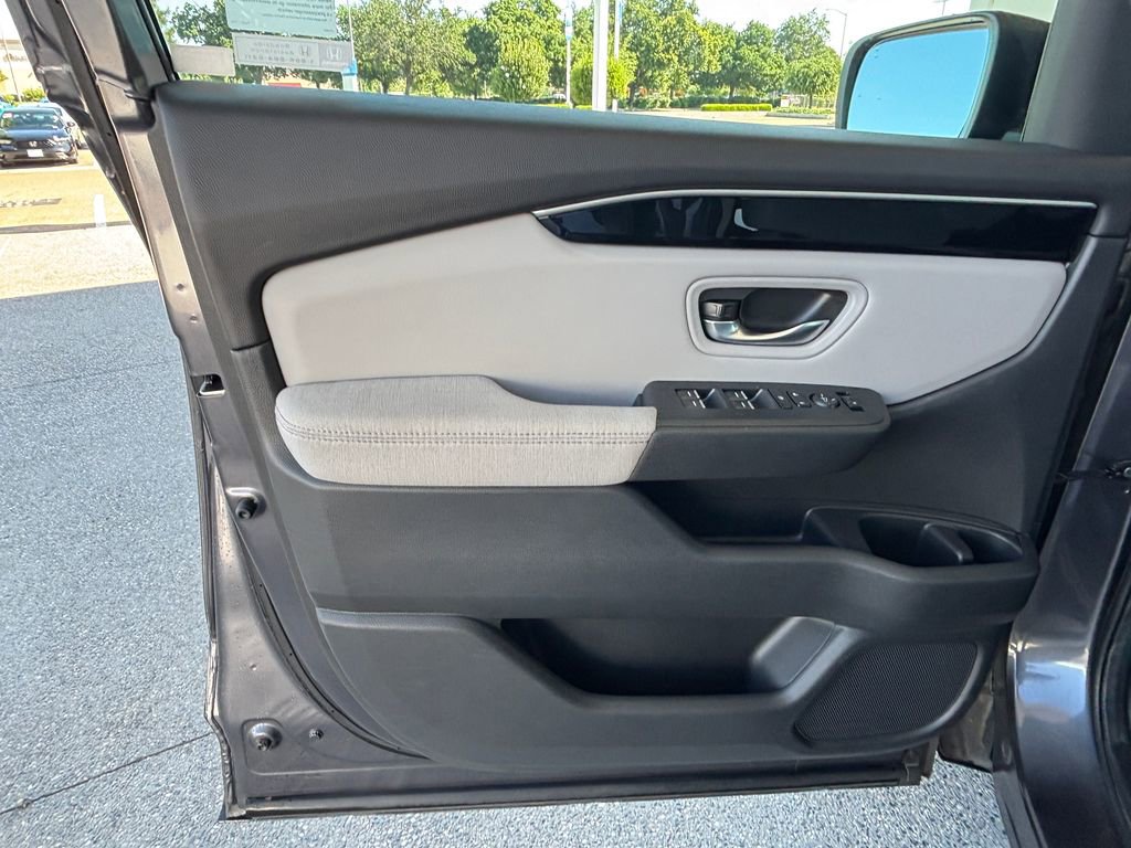 Used 2024 Honda Pilot LX image 26