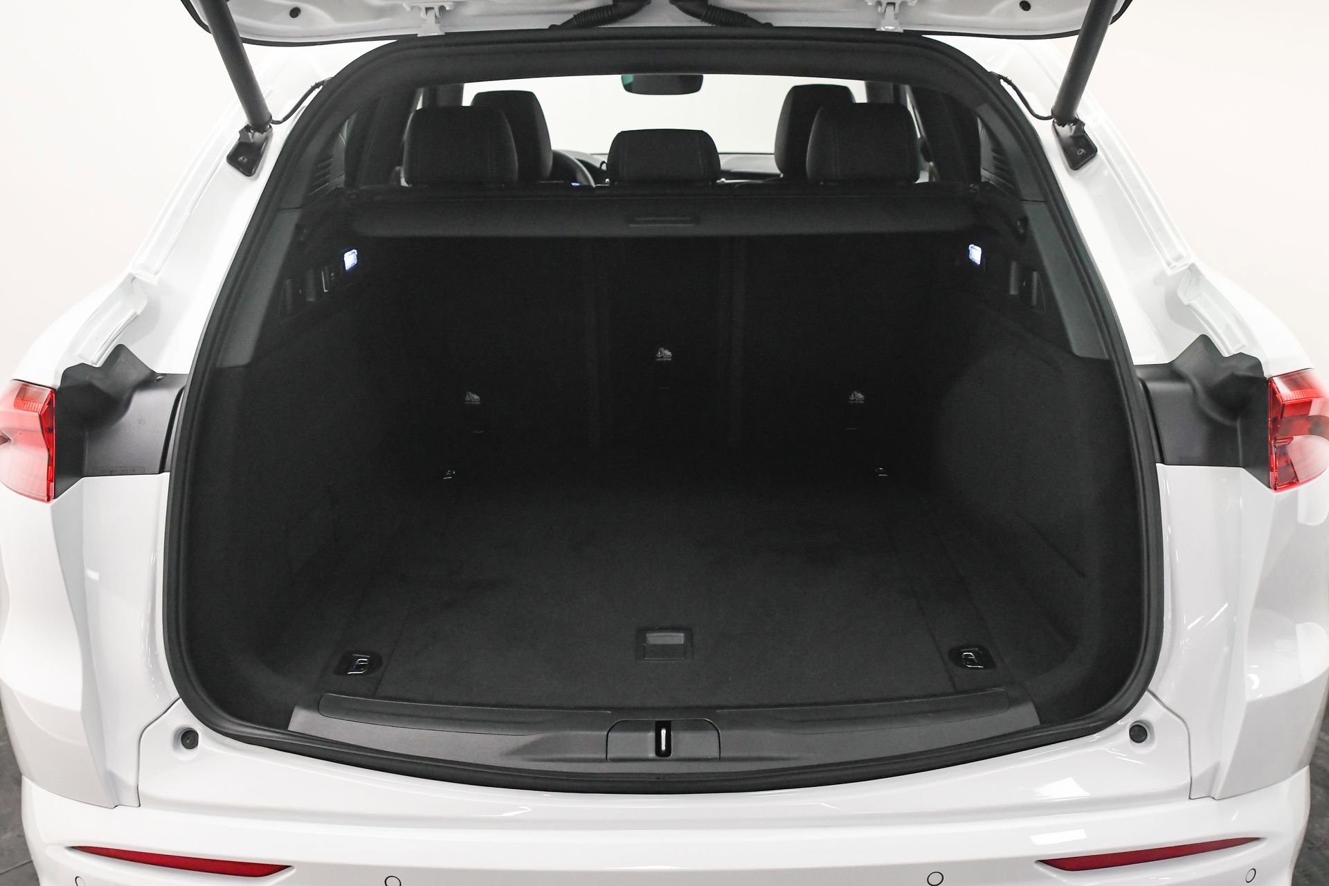 New 2025 Maserati Grecale GT image 7