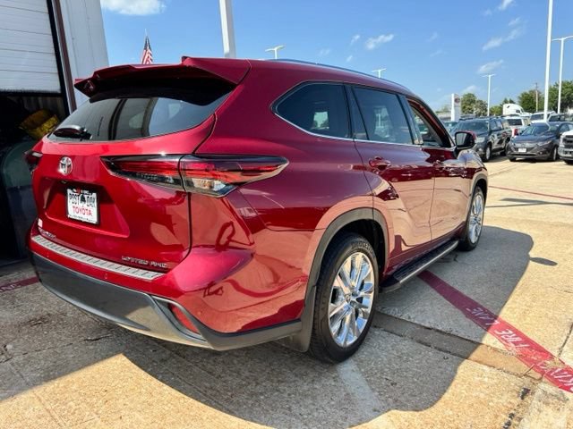 Used 2025 Toyota Highlander Limited AWD/4WD image 10