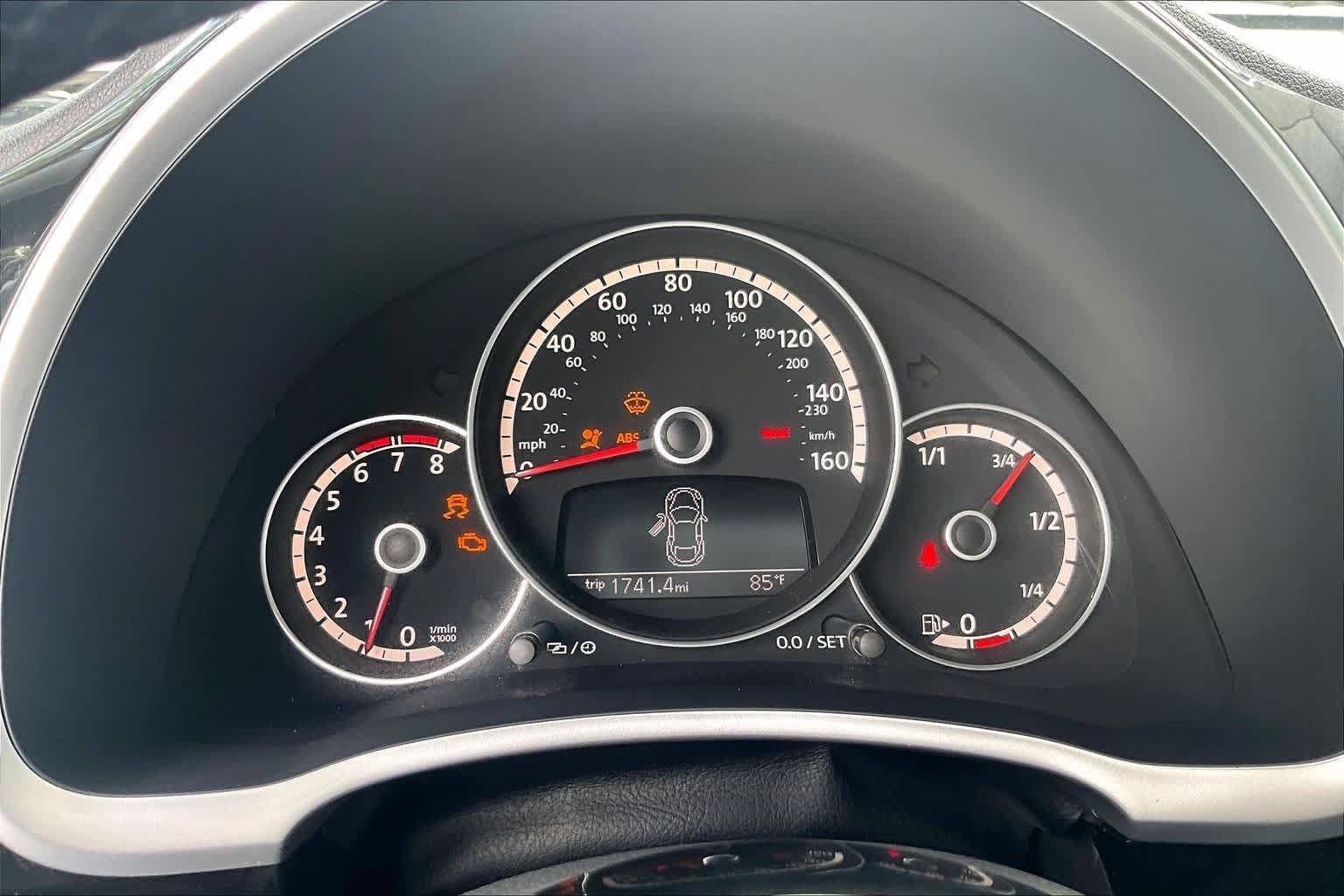 Used 2013 Volkswagen Beetle 2.5 FWD image 24