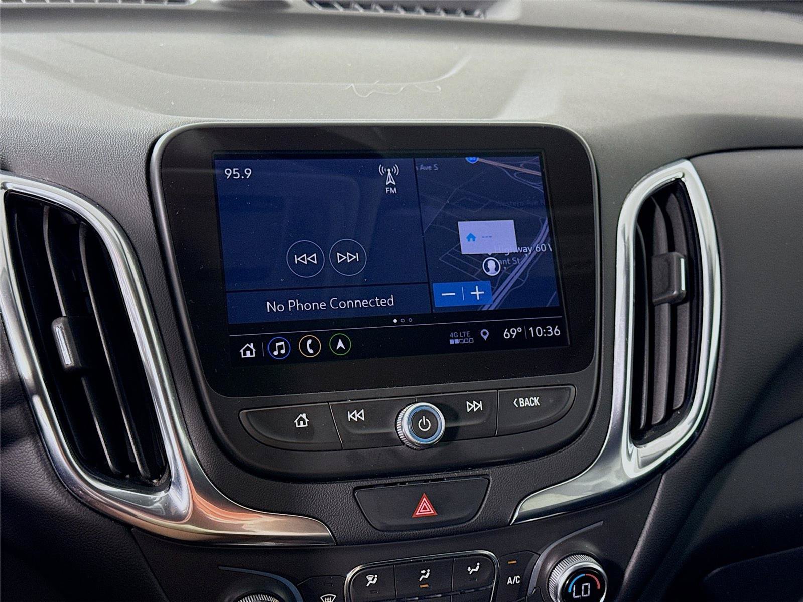 Used 2021 Chevrolet Equinox LT FWD image 9