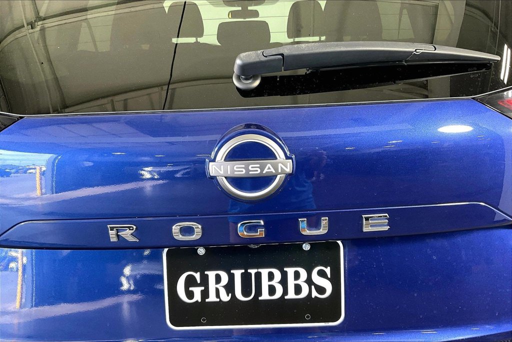Used 2023 Nissan Rogue S FWD image 39