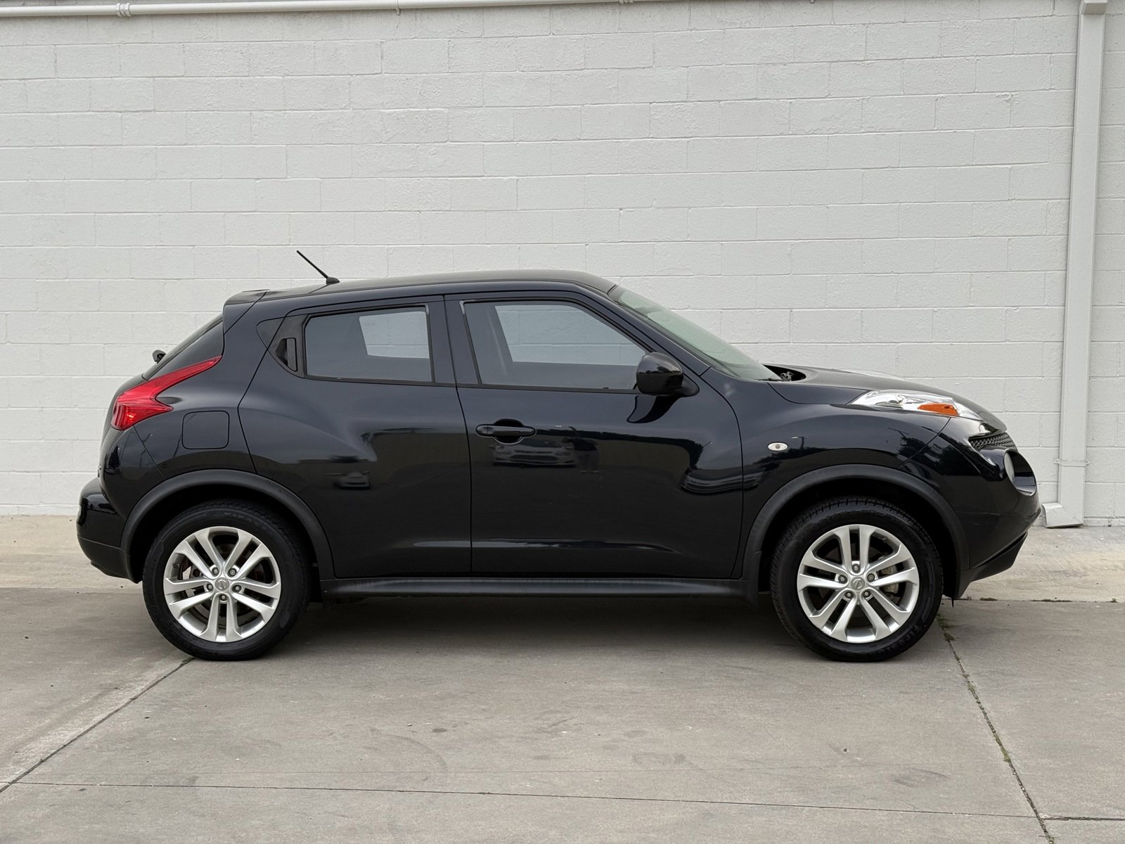 Used 2014 Nissan Juke S AWD/4WD image 4