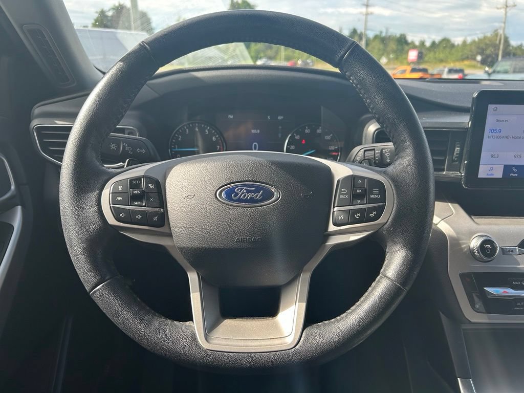 Used 2021 Ford Explorer XLT w/ Equipment Group 202A AWD/4WD image 14