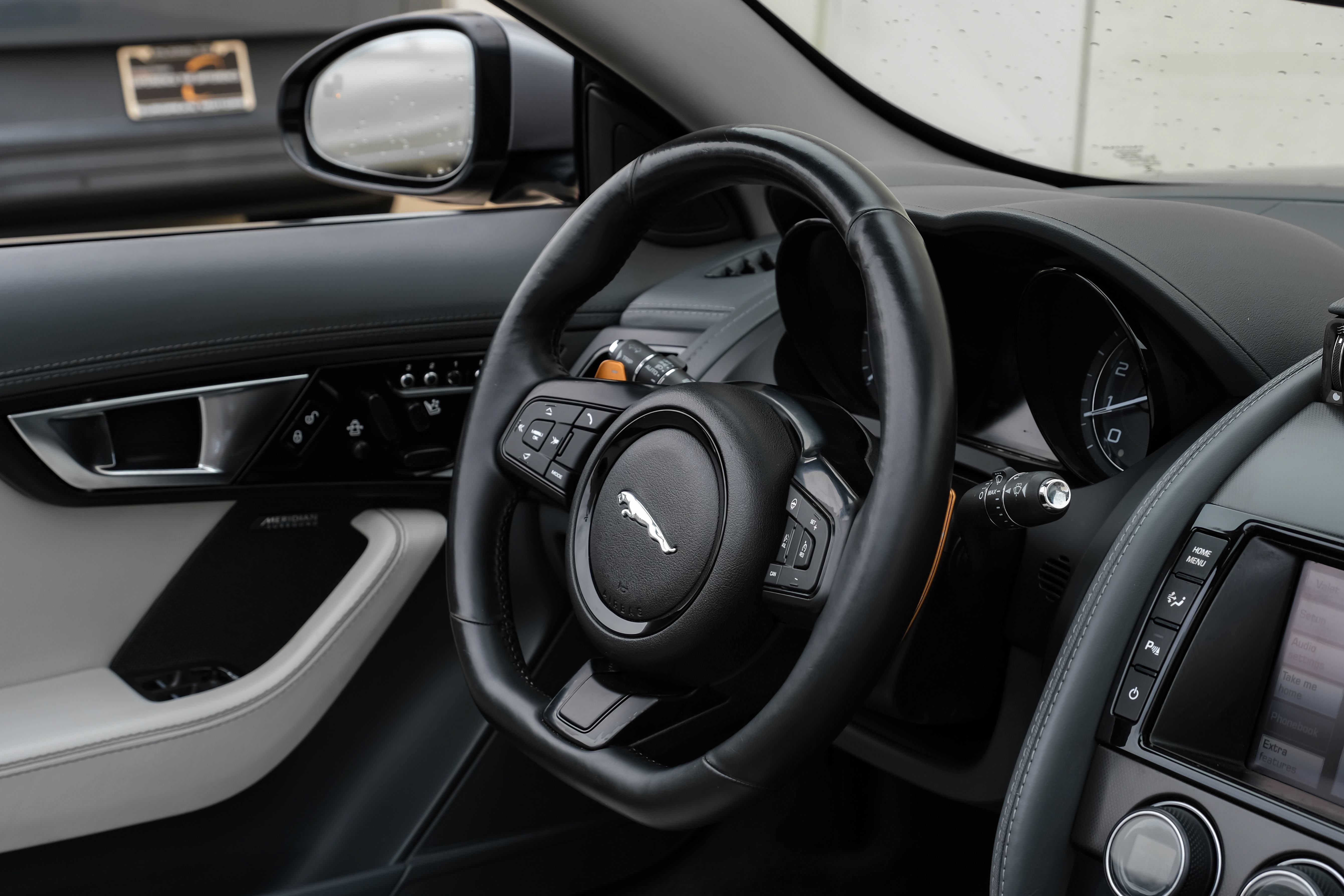 Used 2014 Jaguar F-TYPE S RWD image 12