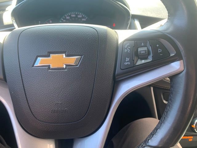 Used 2019 Chevrolet Trax LT w/ LT Convenience Package FWD image 9