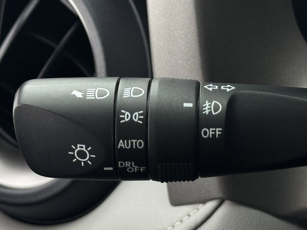 Used 2017 Toyota RAV4 Limited FWD image 21