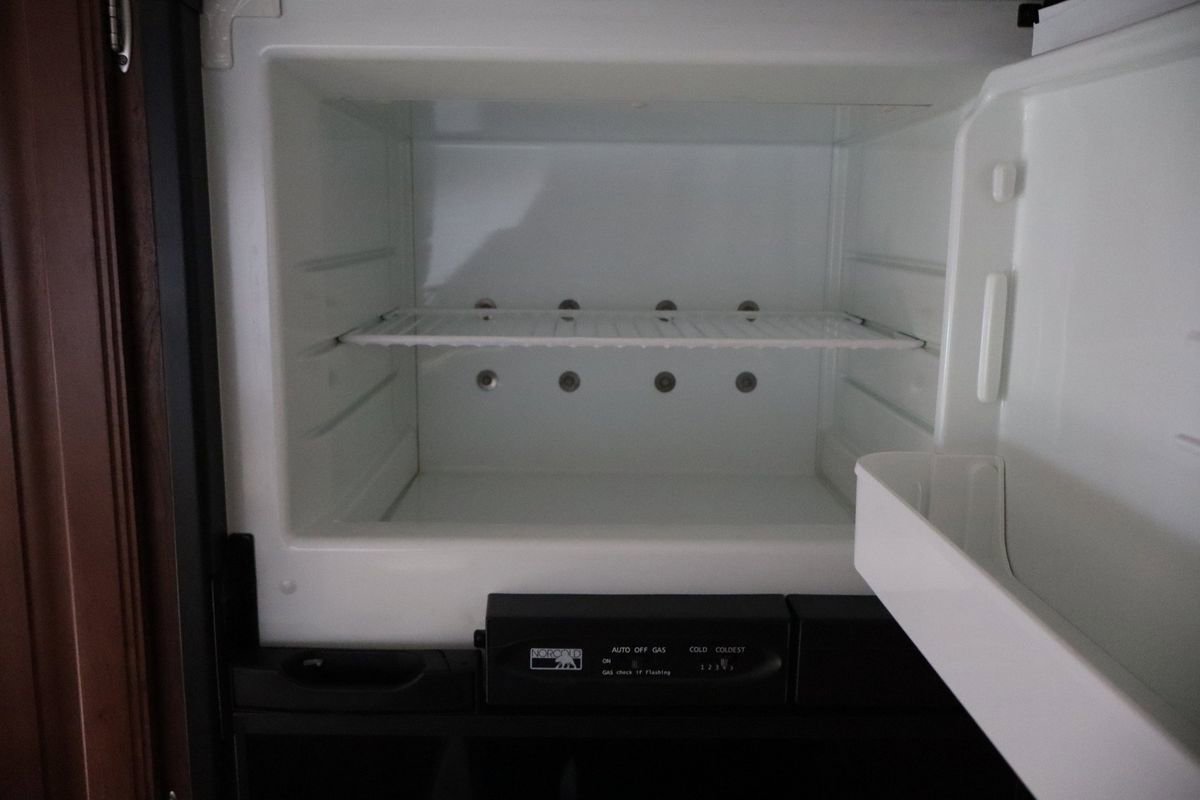 Used 2015 Ford E-450 and Econoline 450 Super Duty w/ Motorhome Prep Package image 51