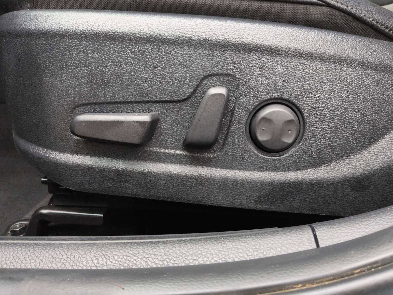 Used 2024 Kia Seltos EX image 18