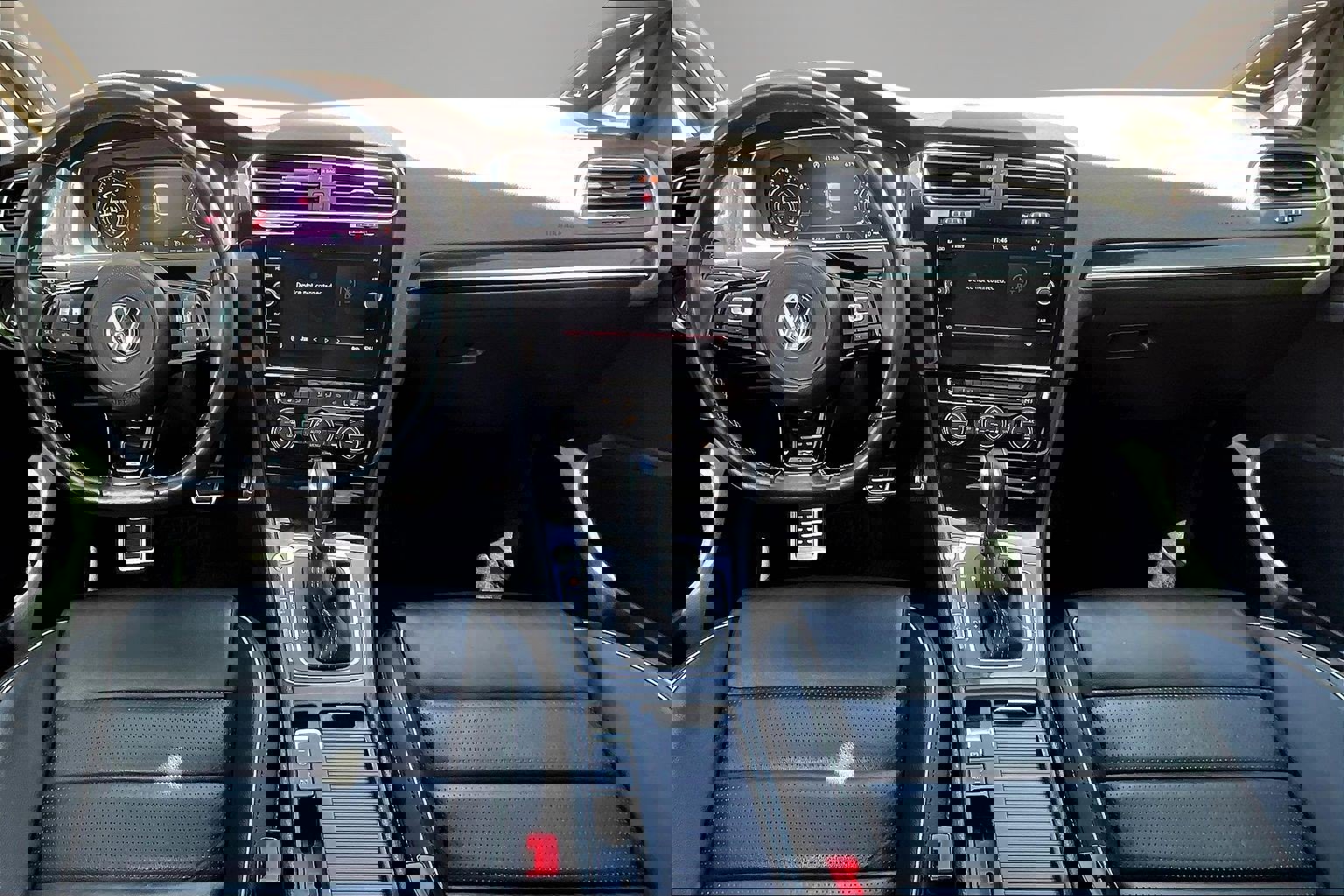 Used 2019 Volkswagen Golf R 4-Door image 7