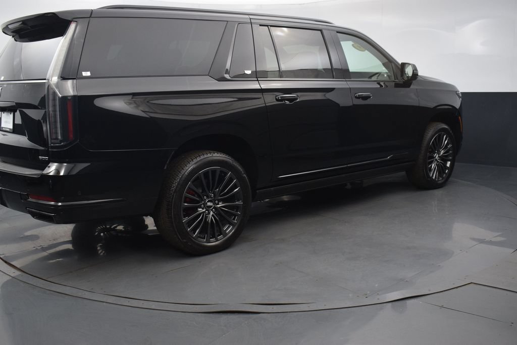 Used 2026 Cadillac Escalade ESV Platinum Sport w/ LPO, Floor Liner Package AWD/4WD image 6